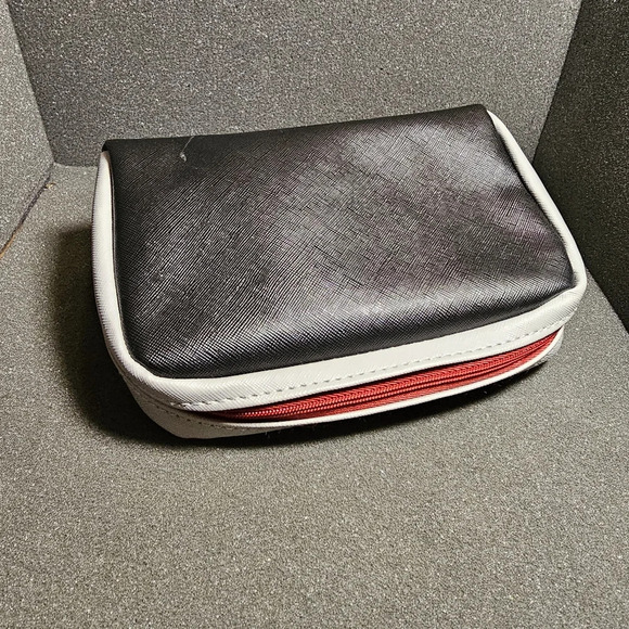 COLE HAAN AMERICAN AIRLINES ZERO GRAND Amenity Kit Cosmetic Travel Holder Zip se - Picture 7 of 7